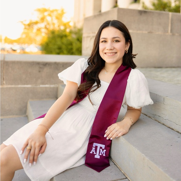 Meet your Posher, Maddie - Picture 1 of 6